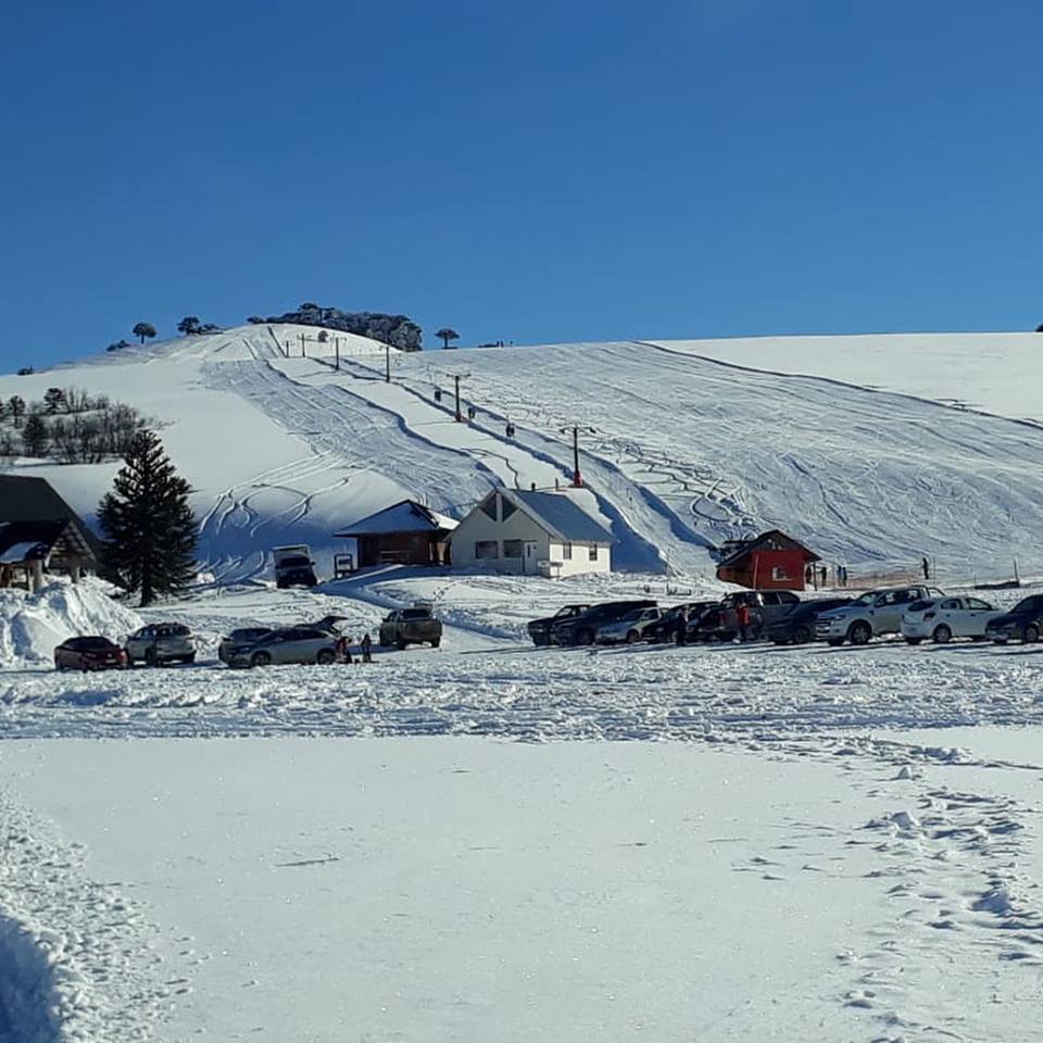 imagen del parque de nieve batea mahuida en Pehuenia