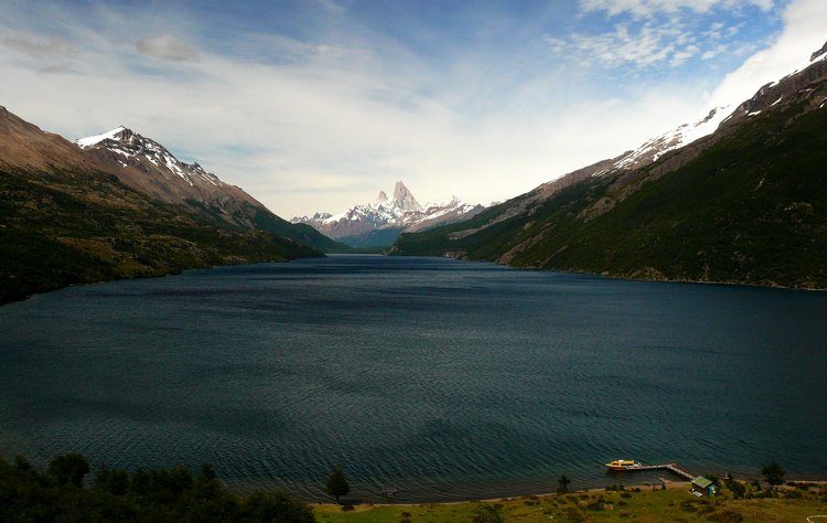 lago del desierto en el chalten. Lugar para aprovechar en el marco del septembeer