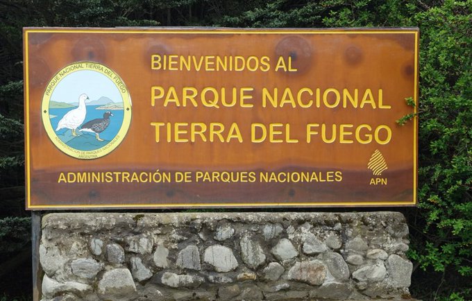 Cartel de ingreso al Parque Nacional Tierra del Fuego