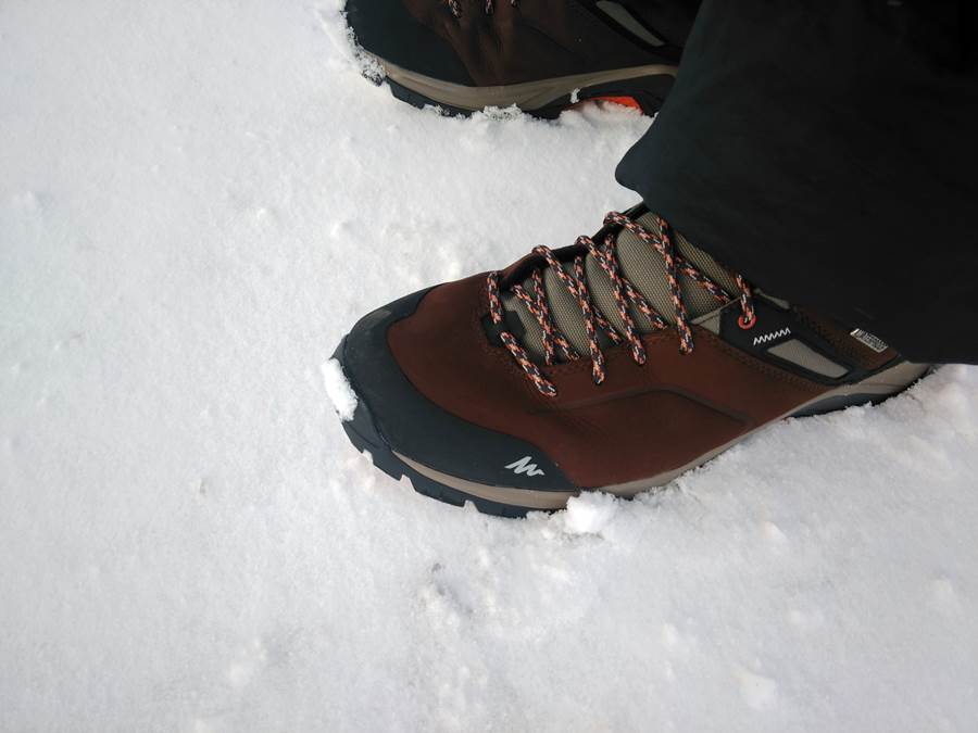 zapatillas impermeables en la nieve