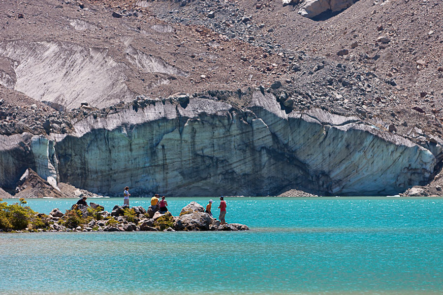 Laguna turquesa que se aprecia en el trekking al Torrecillas