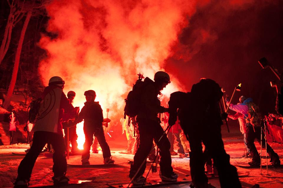 show con fuego en el Glaciar martial