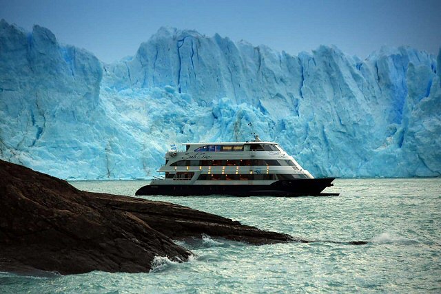 Crucero para navegar las aguas de Santa Cruz