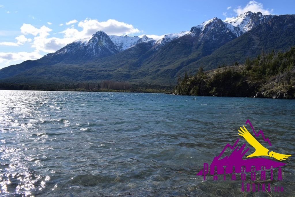 Las aguas transparentes del lago Epuyén