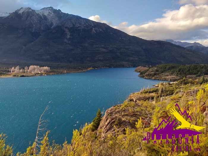 Panorámica del lago Epuyén desde la altura