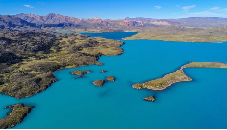 Panorámica desde la altura del lago en el Parque Nacional Perito Moreno.