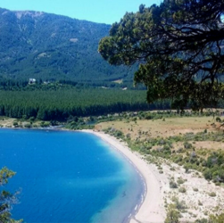 Panorámica del lago en Villa Meliquina