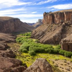 Vista panorámica del Cañadon Pinturas y la Cueva de Las Manos