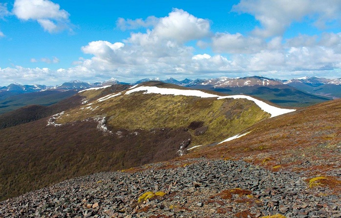 Panorámica desde la cumbre del cerro Jeujepen, en el sendero que parte de Tolhuin.