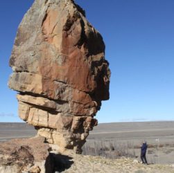 Piedra gigante en los alrededores de Tres Lagos