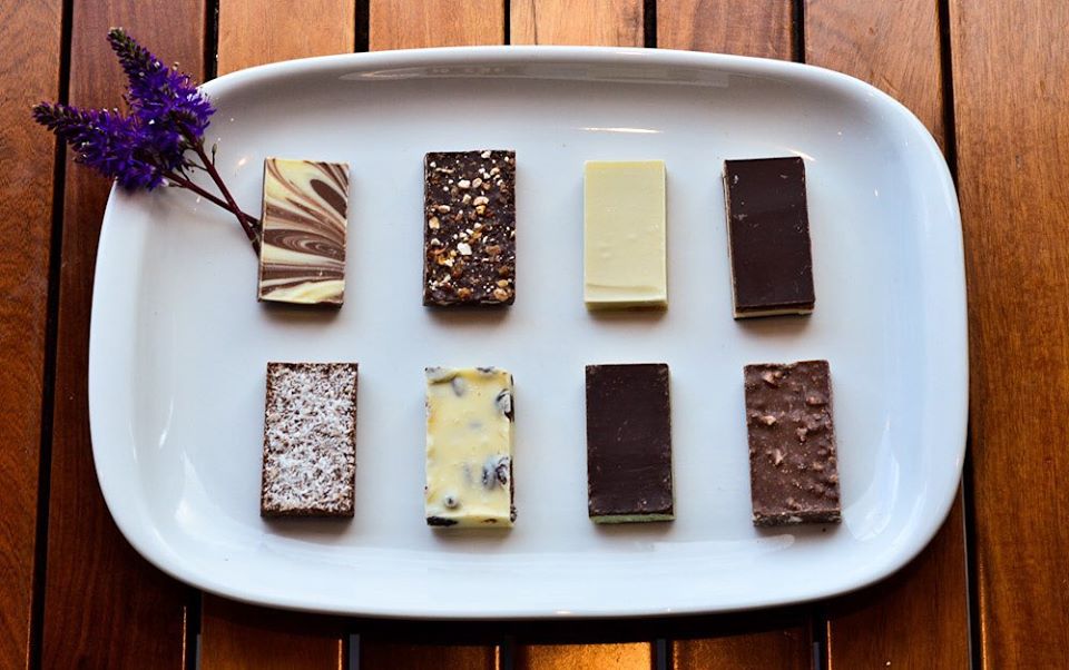 Bandeja de presentación de los chocolates fabricados en la Chocolateria de Lago Puelo.