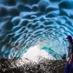 Verano en Chubut: túnel de hielo en Esquel desde adentro