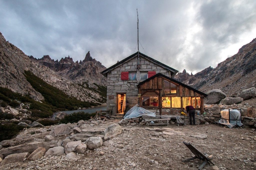 Refugio Frey, uno de los escenarios de la competencia de trekking 4 Refugios en Bariloche.