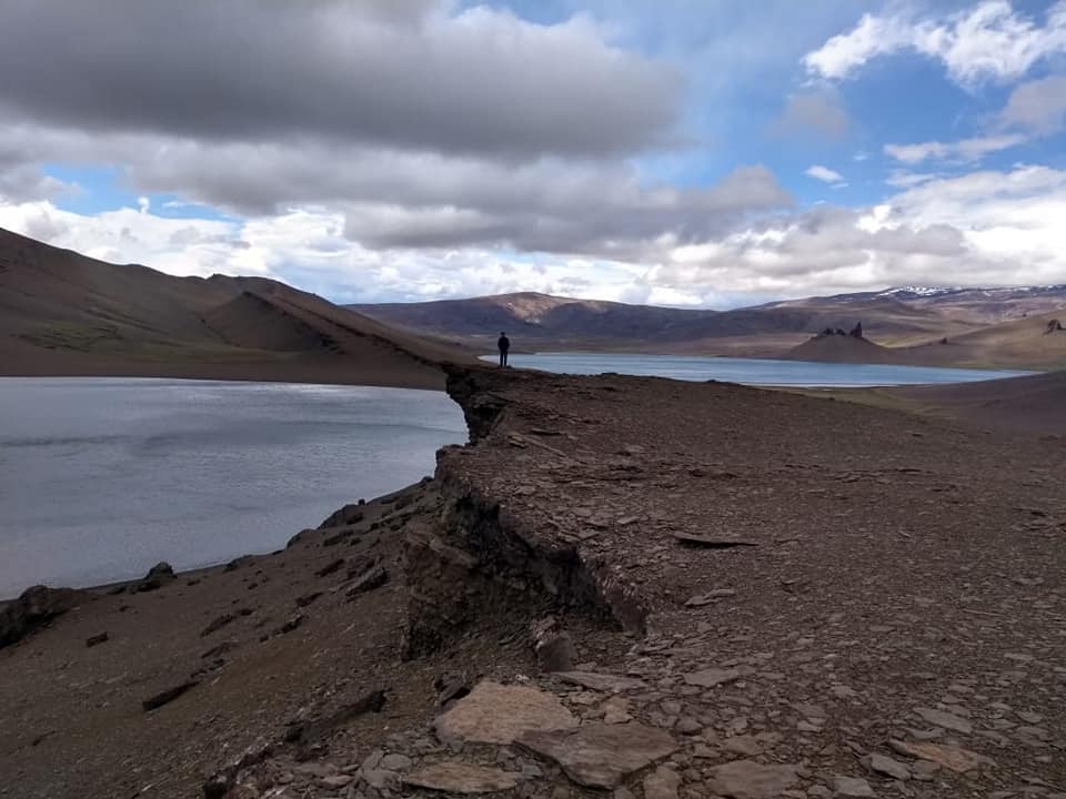 Persona en medio del paisaje de la ruta 41.