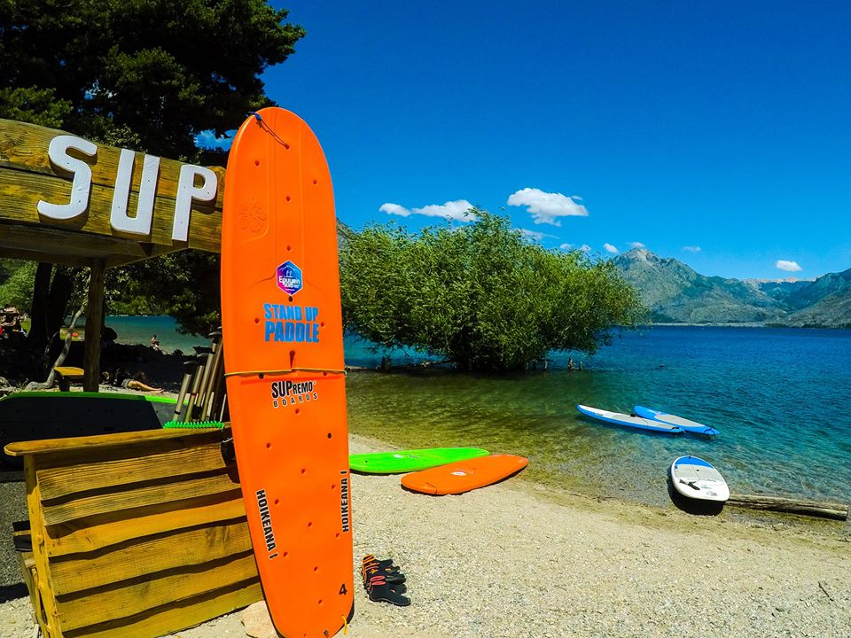 Puesto de Stand Up Paddle en Puerto Patriada.