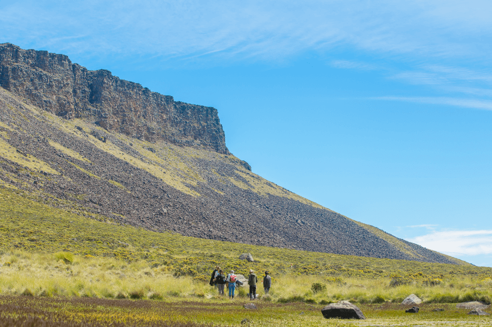 Meseta lago Buenos Aires, en cercanías a Los Antiguos. Trekking y senderismo en Santa Cruz.