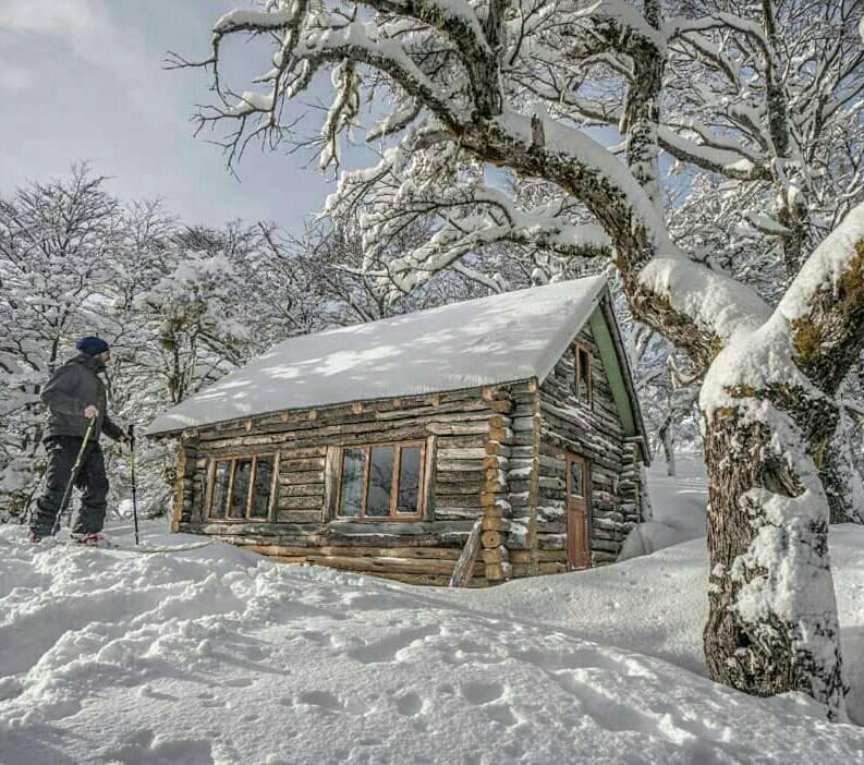 Refugio EL Dormilón con nieve.