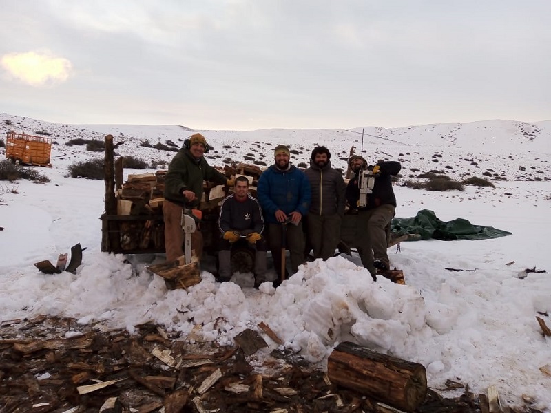 Trabajadores realizando senderos en el Parque Patagonia.