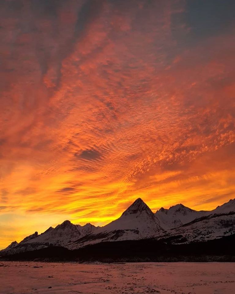 Atardecer de invierno en Tierra del Fuego, centros de montaña