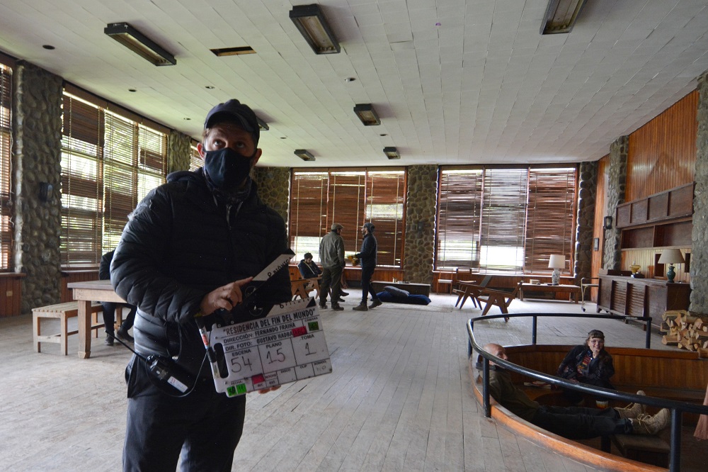 Director rodando una película en tierra del Fuego.