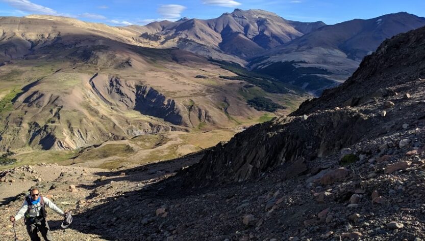 Camino del trekking que une Los Antiguos con El Chalten