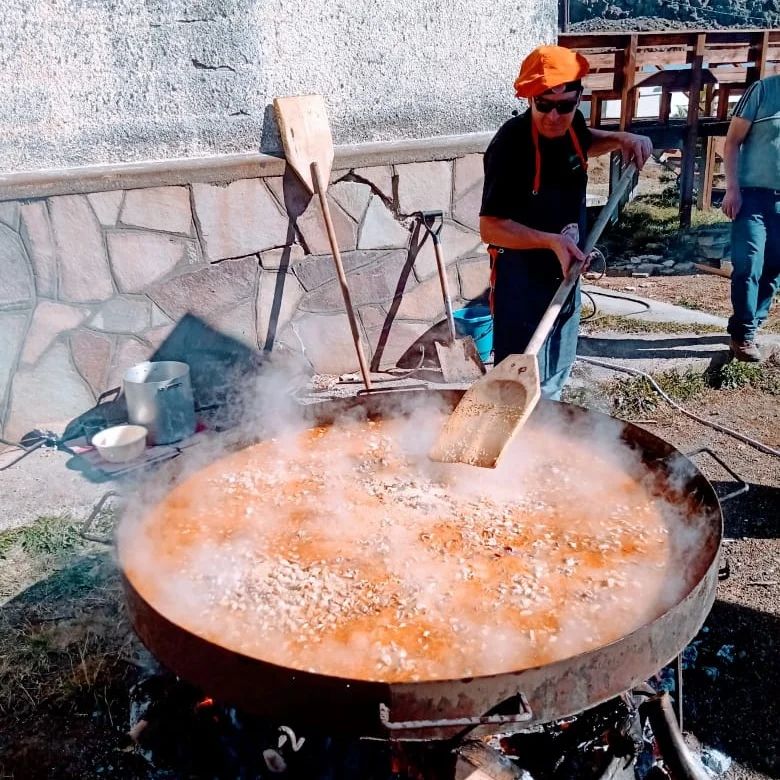 Eventos en otoño en Neuquén: paella volcánica en Caviahue