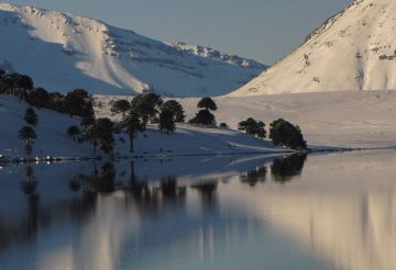 Lago Caviahue en la Patagonia, con propiedades terapeúticas