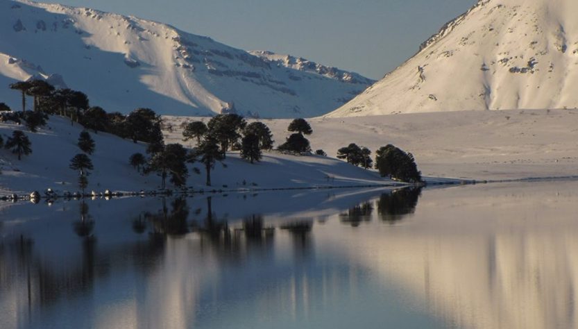 Lago Caviahue en la Patagonia, con propiedades terapeúticas